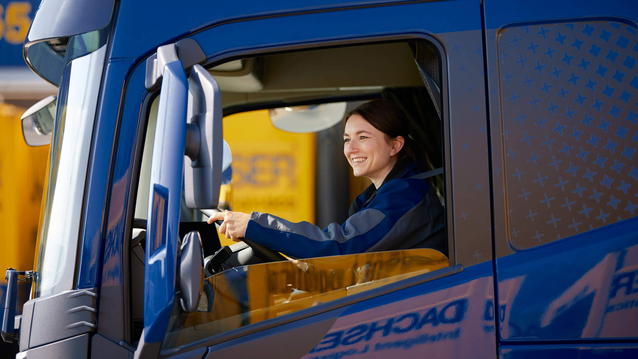 Der Logistikbranche fehlt der Fahrernachwuchs. Da sind attraktive Ausbildungskonzepte gefragt. Foto: DACHSER/Julia Laatsch
 